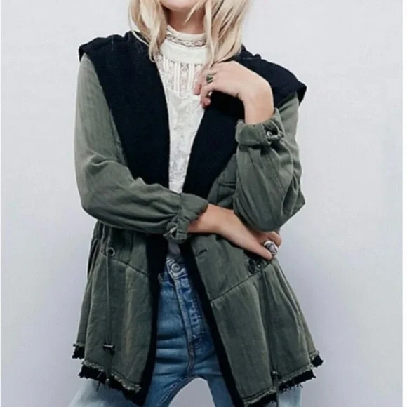 💚 Free People Slouchy Utility Jacket. Army Green w/ Black Accents & hood. XS 💚 - Picture 6 of 15